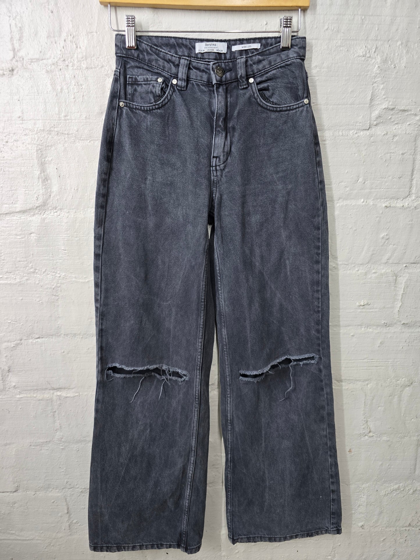 D11/BERSHKA - Euro36 (ladies)