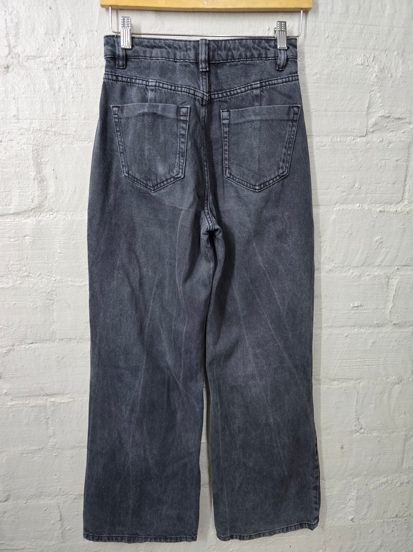 D11/BERSHKA - Euro36 (ladies)